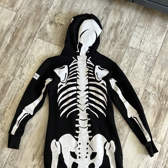 Onesie - Picture 3 of 4